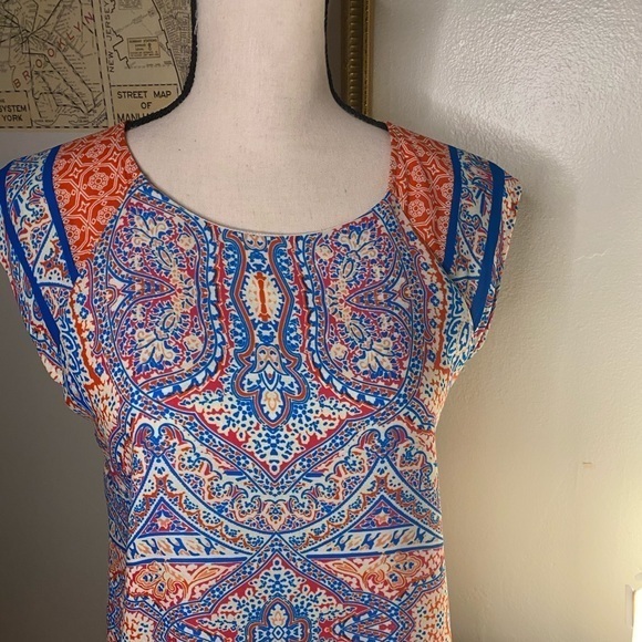 Everly Printed Short Sleeve Shift Dress Size Medium - Picture 4 of 8